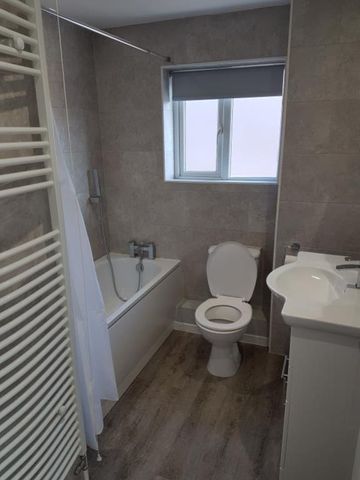 3 bedroom detached house to rent - Photo 2