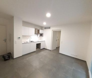 Location Appartement 2 pièces 36m² MARSEILLE 8ème - Photo 1