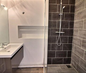 MARSEILLE 13005. CHAVE/CAMAS. Appartement en duplex de 55² + terrasse - Photo 3