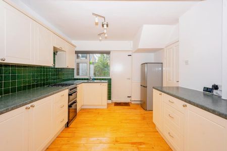 3 bedroom semi-detached house to rent - Photo 4