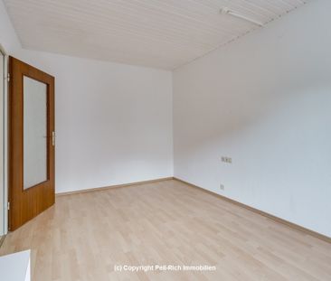 ZENTRALER GEHTS KAUM - gemütliche 2-Zimmer Wohnung mit Außenstellplatz in Ettlingen Stadt - Photo 3