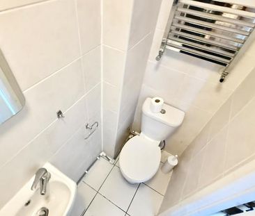 1 bedroom in a house share to rent - Photo 6