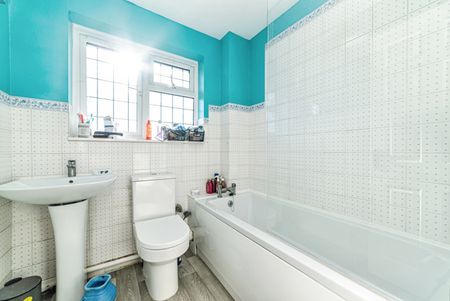 3 bedroom house to rent - Photo 2