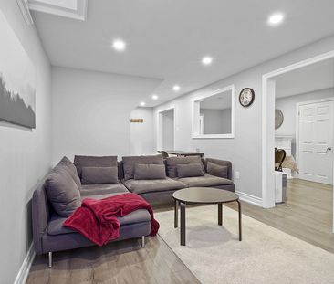 For Lease - 4 Glouster Court, Richmond Hill, Ontario - Photo 4