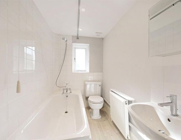 1 bedroom flat in Chelsea - Photo 1