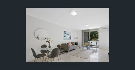 Spacious and private mid-floor, Two Bedroom Apartment - Photo 3