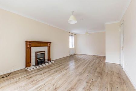 7 Lord Warden's Green, Bangor, BT19 1YR - Photo 2