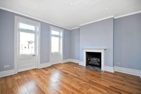 3 bedroom flat to rent - Photo 4