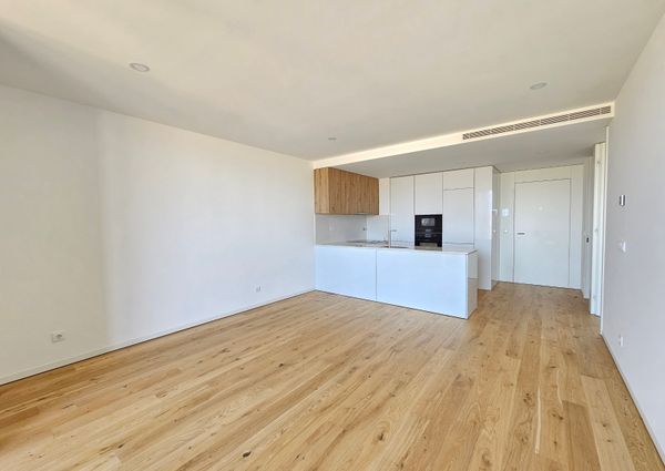 Apartamento novo com lugar de garagem a 5 minutos do centro da cidade!