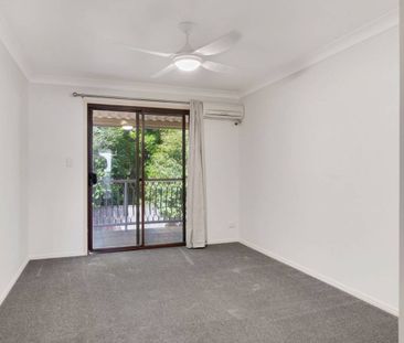 Stylish, Low-Maintenance Townhouse in Prime East Toowoomba Location - Photo 6