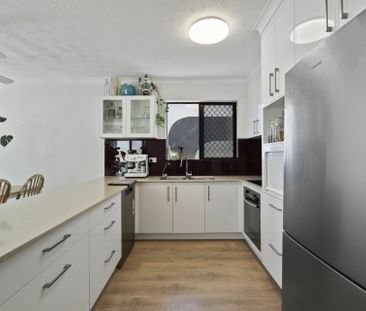 MODERN TWO BEDROOM UNIT IN SORT AFTER NORTH PALM BEACH - Photo 6