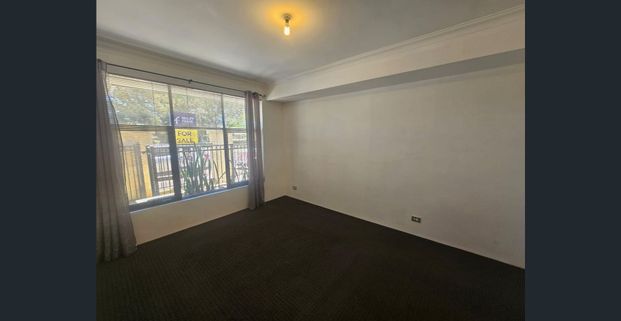 Stunning Family Home - Photo 1