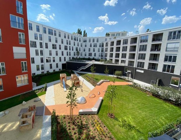 helle Wohnung mit Süd/West-Ausrichtung, möbliert u. voll ausgestattet von Privat - Photo 1