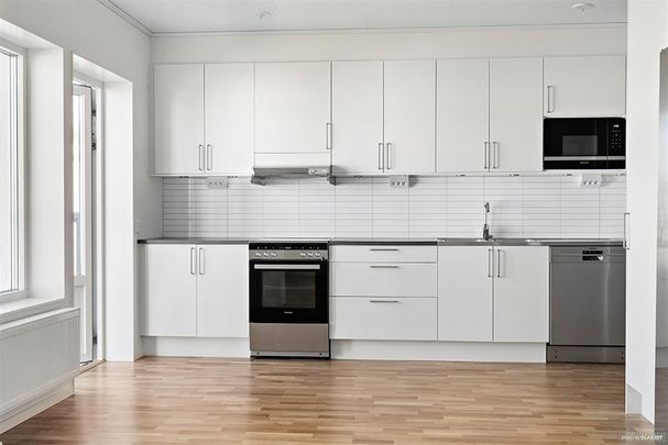 Solvarvsgatan 105 - Photo 1