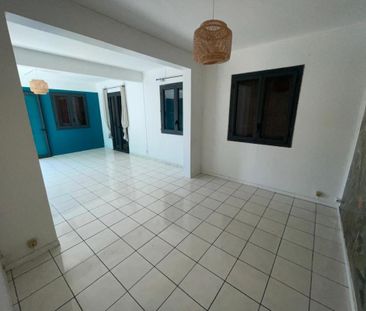 Location Appartement 5 pièces 132m² LE TAMPON 97430 - Photo 1