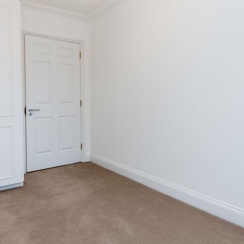 3 bedroom property located in zone 1 close to Chancery Lane Station - Photo 1