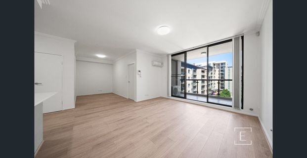 Newly Updated One-Bedroom Apartment with Study & Pool/Gym Access - Photo 1