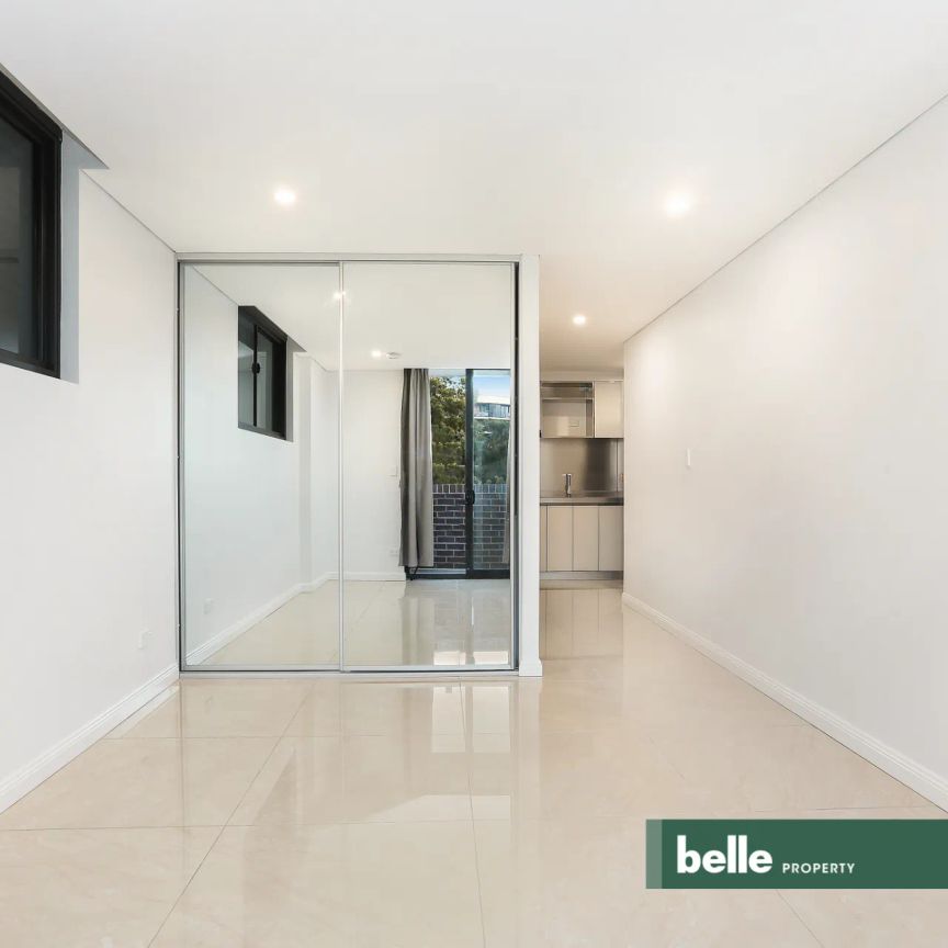 Self contained studio walk to both Strathfield and Homebush - Photo 1