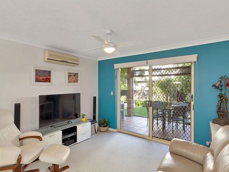 Contemporary Two-Bedroom Haven Close to the Heart of Brisbane - Photo 2