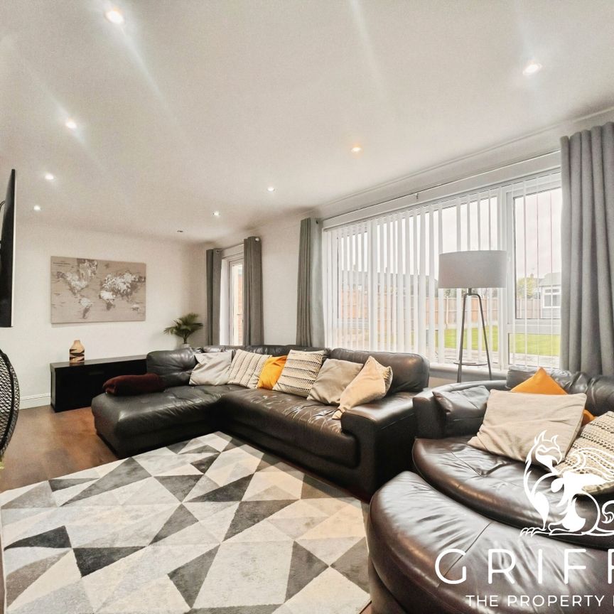 Chafford Way, Stifford Clays, Grays, RM16 - Photo 1