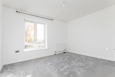3 bedroom Semi-detached house to rent - Photo 5