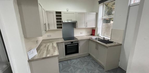 5 bedroom terraced house to rent - Photo 2