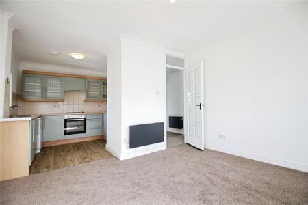 2 bedroom maisonette to rent - Photo 4