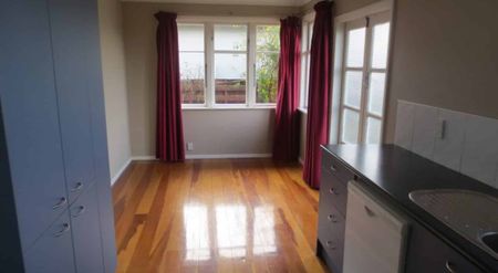 THREE BEDROOMS - TAKARO - Photo 3