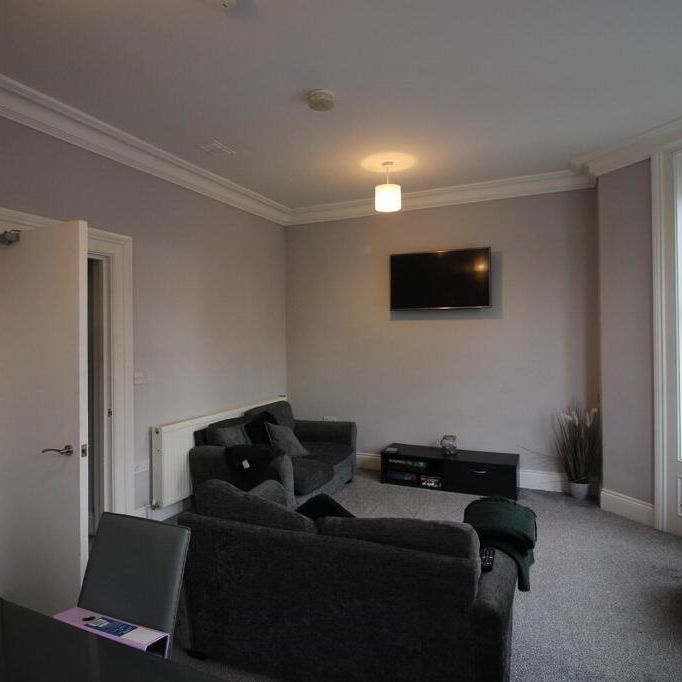 Flat A, 79 Stockmans Lane, Belfast, BT9 7JD - Photo 1