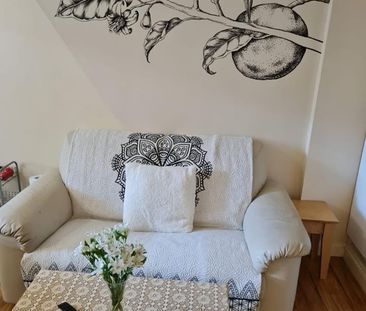 1 Bed Flat, Fulham Road, SW6 - Photo 1