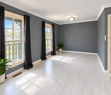 Two Bedroom Cottage in Convenient Location! - Photo 1