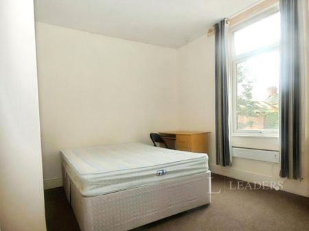 6 bedroom terraced house to rent - Photo 3
