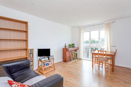 2 bedroom flat to rent - Photo 2