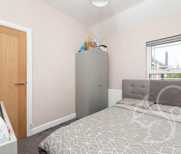 2 bedroom semi-detached house to rent - Photo 5