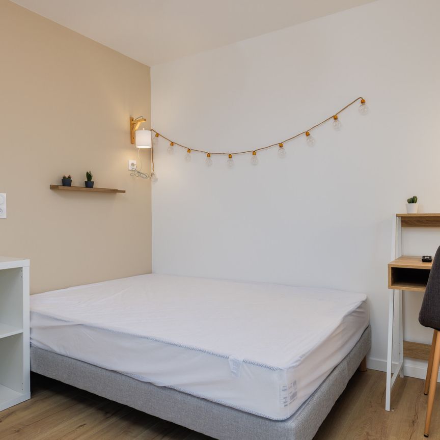 JACQUES PREVERT Roommate 4 Bedrooms at Le Bouscat - Photo 1