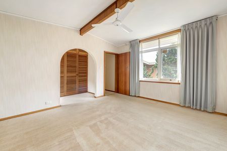 3 Bedroom Home - Great Location! - Photo 2