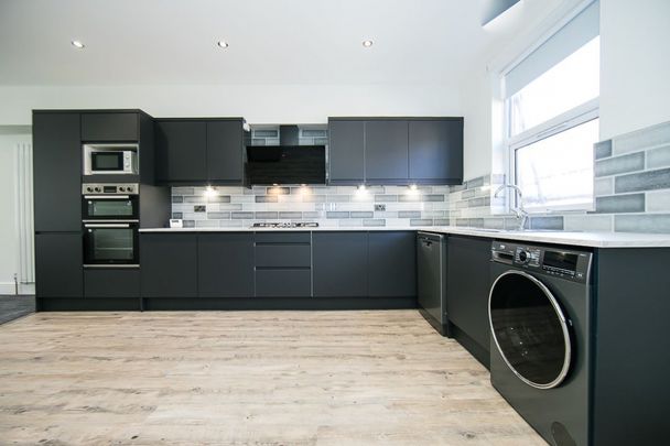 Headingley Avenue, Headingley, Leeds - Photo 1