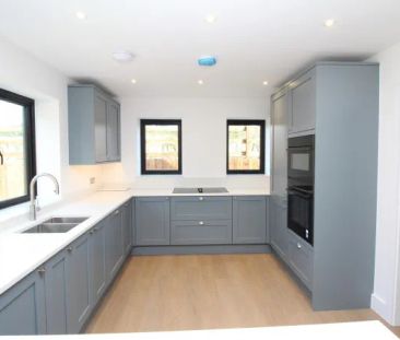 Essex, CM11, Oak Hill Mews, Coxes Farm Road - Photo 2