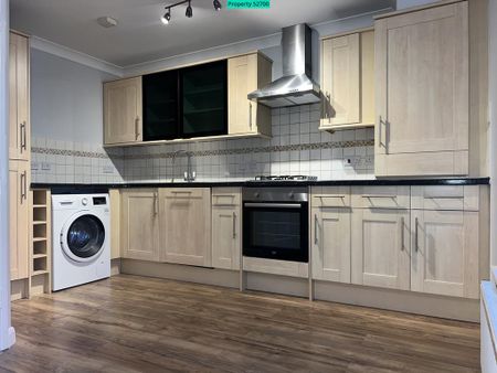 4 bedroom townhouse to rent - Photo 2