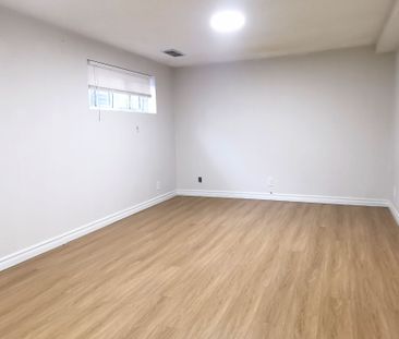 For Lease - 119 Shawnee Circle, Toronto, Ontario - Photo 2