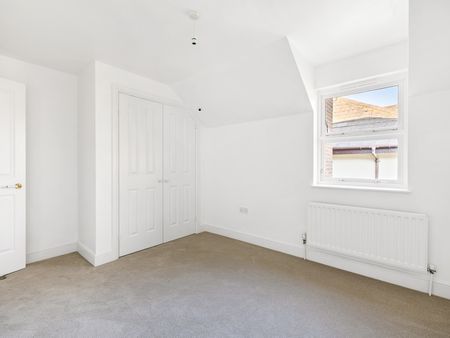 Ref: GK - Furze Hill - Photo 3