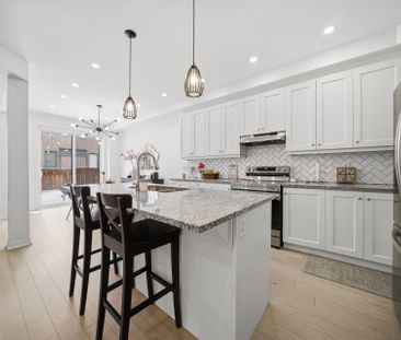 For Lease - 275 Ironside Drive Unit# Upper, Oakville, Ontario - Photo 4