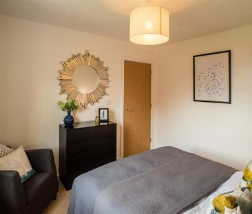 4 bedroom semi-detached house to rent - Photo 6