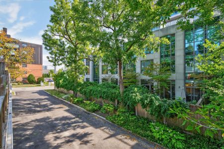 For Lease - 2410 Marine Drive, Oakville, Ontario - Photo 2