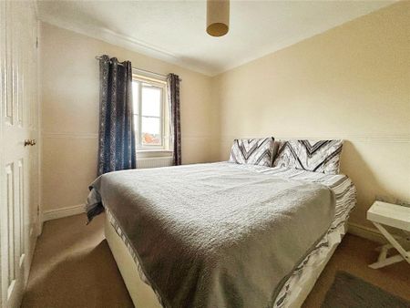 2 bedroom terraced house to rent - Photo 4