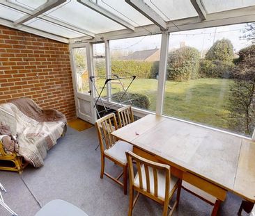 4 bedroom semi-detached house to rent - Photo 3