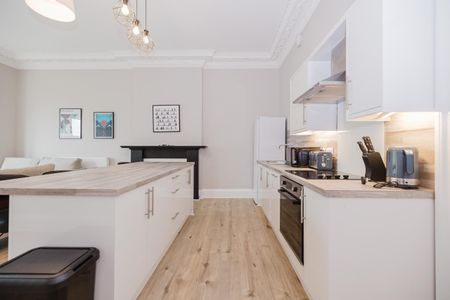 9039L Princes Street, Edinburgh, EH2 2ER - Photo 5