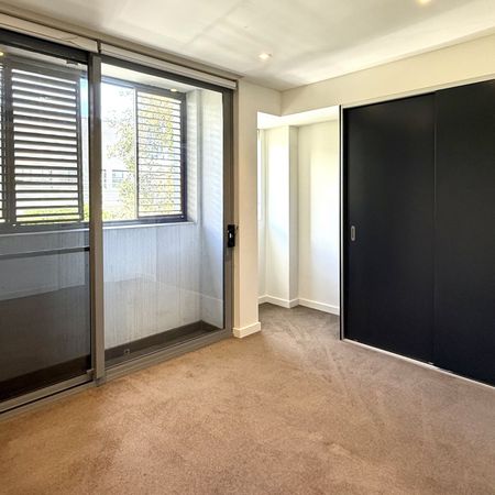 Spacious Three-Story Town house in Green Square For Rent - Photo 3