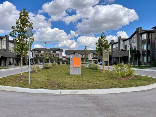 For Lease - 1960 Dalmagarry Road Unit# 34, London North, Ontario - Photo 1