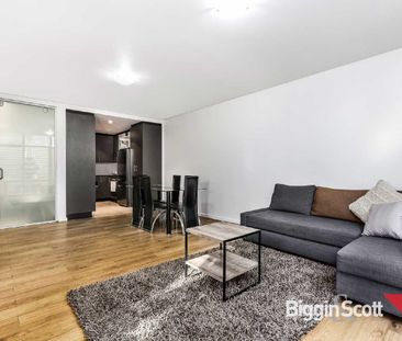 MODERN APARTMENT IN CONVENIENT LOCATION - Photo 1